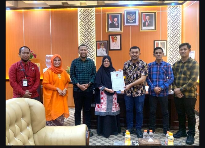 
					KPU Luwu Timur Resmi Serahkan Dokumen Pasangan Bupati-Wakil Bupati Terpilih Ke DPRD Lutim