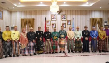 Bupati Lutim Hadiri Ritual Adat Mattompang Arajang Di Peringatan HJB Ke-695
