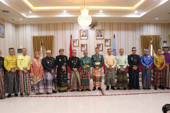 
					Bupati Lutim Hadiri Ritual Adat Mattompang Arajang Di Peringatan HJB Ke-695