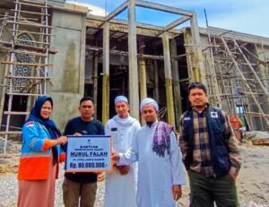 PT.CLM Serahkan Bantuan Dana Pembangunan Masjid Nurul Falah Desa Harapan