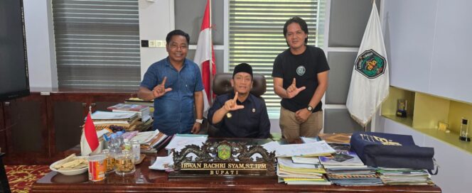 
					Ketua APAL Apresiasi Bupati Ibas Siap Kawal Investasi IHIP