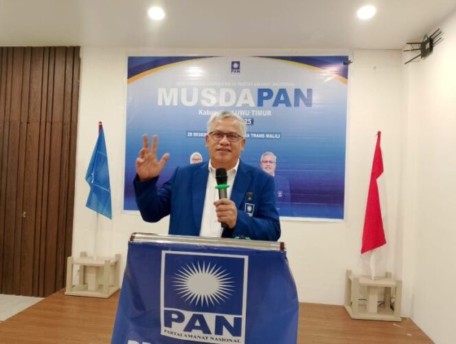 
					Usman Sadik : Pendidikan Politik Kepada Kader Partai Harus Dilakukan