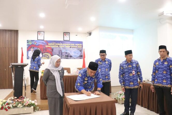 
					Wakil Ketua II DPRD Kabupaten Luwu Timur Hj. Harisah Suharjo Hadiri Rapat FKPRA RKPD 2027