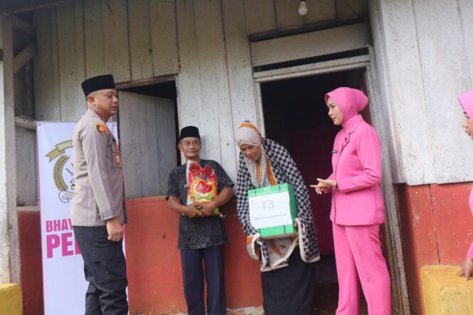 
					Polres Luwu Timur Gelar Baksos Dalam Rangka Sambut Idul Fitri 1447.H