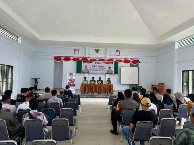 
					Demi Terciptanya Kamtibmas Polres Lutim Gelar Jum’at Curhat Denga Para Kades Dan Tokoh Se- Kecamatan Burau